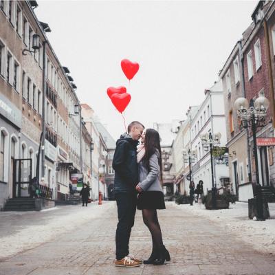 Cum sa te imbraci la o intalnire iarna? 5 piese super cu care nu dai gres!