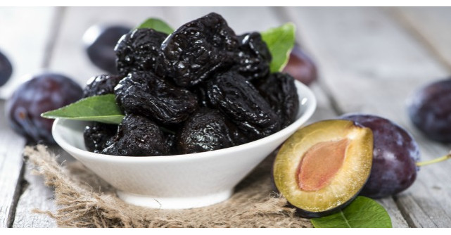 Secretele prunelor uscate: de ce e bine sa le mananci