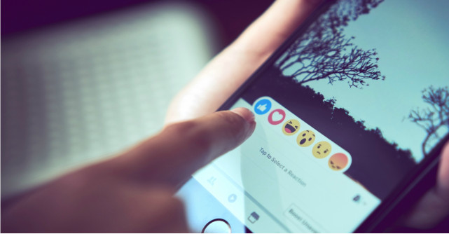 Statusuri pentru Facebook cu care să îți impresionezi prietenii virtuali