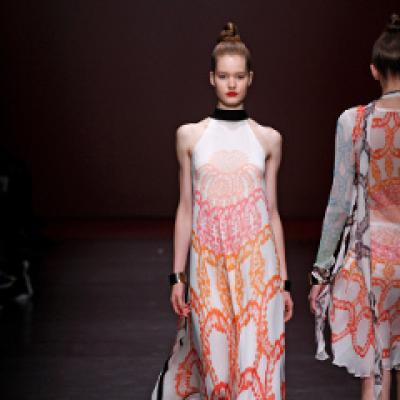 Galerie foto: O romanca din nou la Paris Fashion Week 