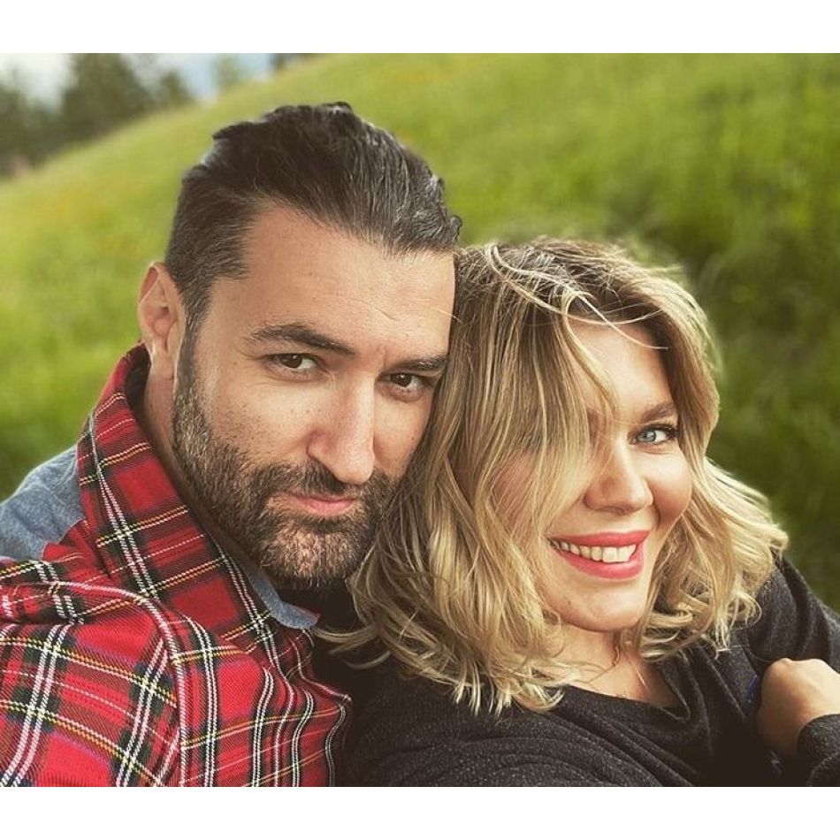 Gina Pistol și-a ales două rochii de mireasă. Vedeta de la Chefi la cuțite și Smiley își unesc destinele luna aceasta