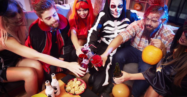 Petrecerea de Halloween acasă: Cum să fii gazda perfectă fără să te stresezi