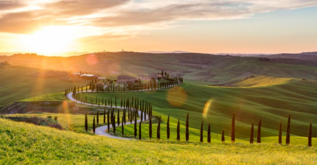 Sejururi pentru o toamnă de poveste și sărbători în destinații spectaculoase