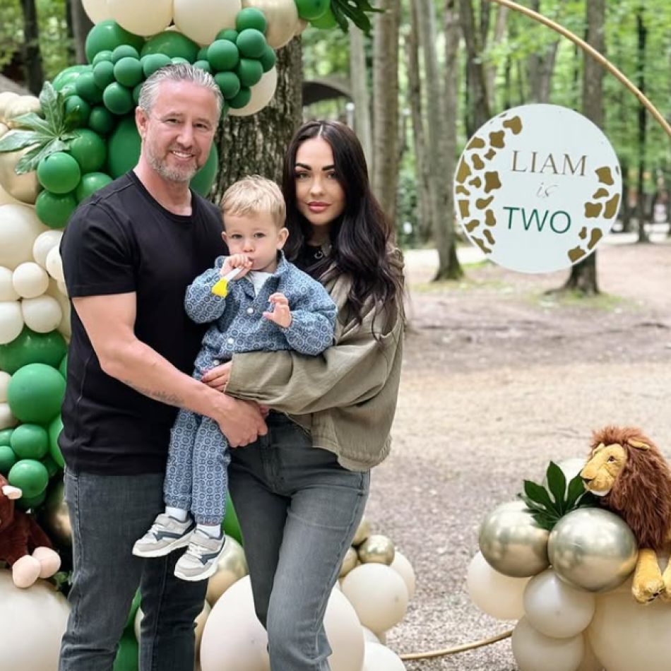 Corina Caciuc își arată pentru prima dată familia: 34 de lumânări, două inimioare și o viață pentru care sunt recunoscătoare...