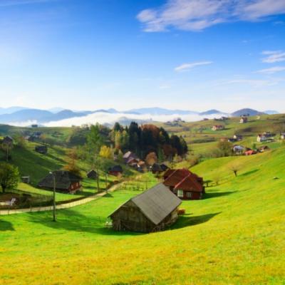 Wall-Street: Sate pentru care strainii ne invidiaza: suntem mandri pentru ca le avem atat de aproape 