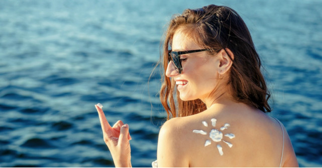 Cele 5 riscuri la care te expui dacă nu te protejezi corect de radiațiile solare