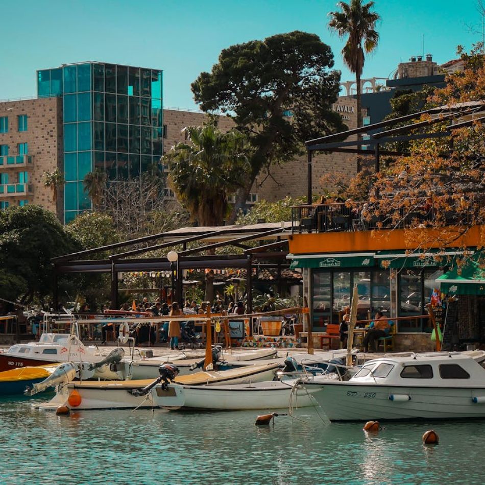 Descoperă frumusețea și tradițiile pascale în destinații ortodoxe din Europa