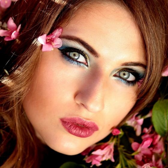 Farduri cu glitter de purtat seara - tendinte in machiaj primavara-vara 2017