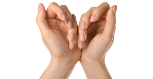 Învață cum să ai grijă singură de manichiura ta cu aceste 4 produse