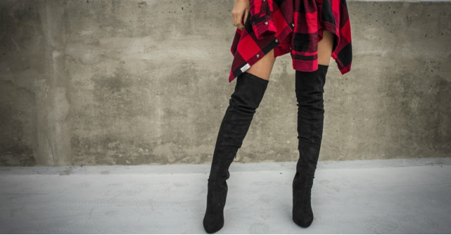 Cizme peste genunchi: 8 modele noi pe care să le porți