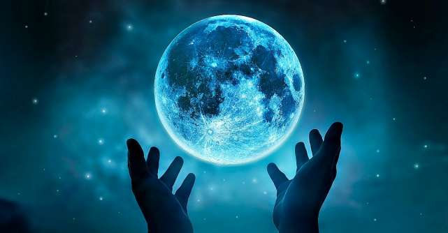 Luna Plină în Vărsător de pe 3 august atinge apogeul energiei cosmice. Provocări și aliniamente intense pentru sufletele noastre
