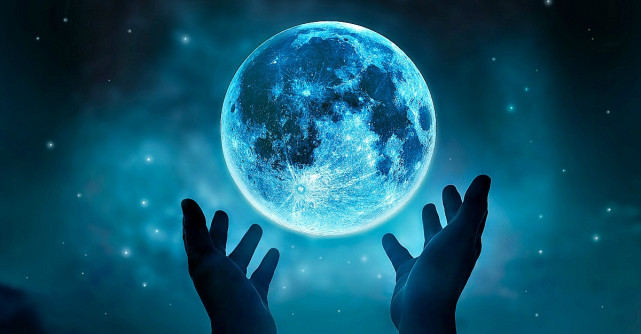 Luna Plină în Vărsător de pe 3 august atinge apogeul energiei cosmice. Provocări și aliniamente intense pentru sufletele noastre