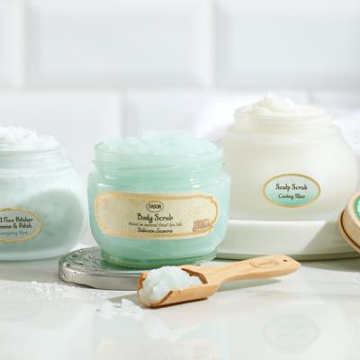 Secretul unui păr care strălucește de sănătate! Descoperă noua colecție de scruburi pentru scalp!
