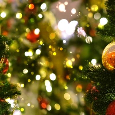 150 + Urări, mesaje și felicitări de Crăciun: Urează sărbători fericite oamenilor pe care îi iubești!