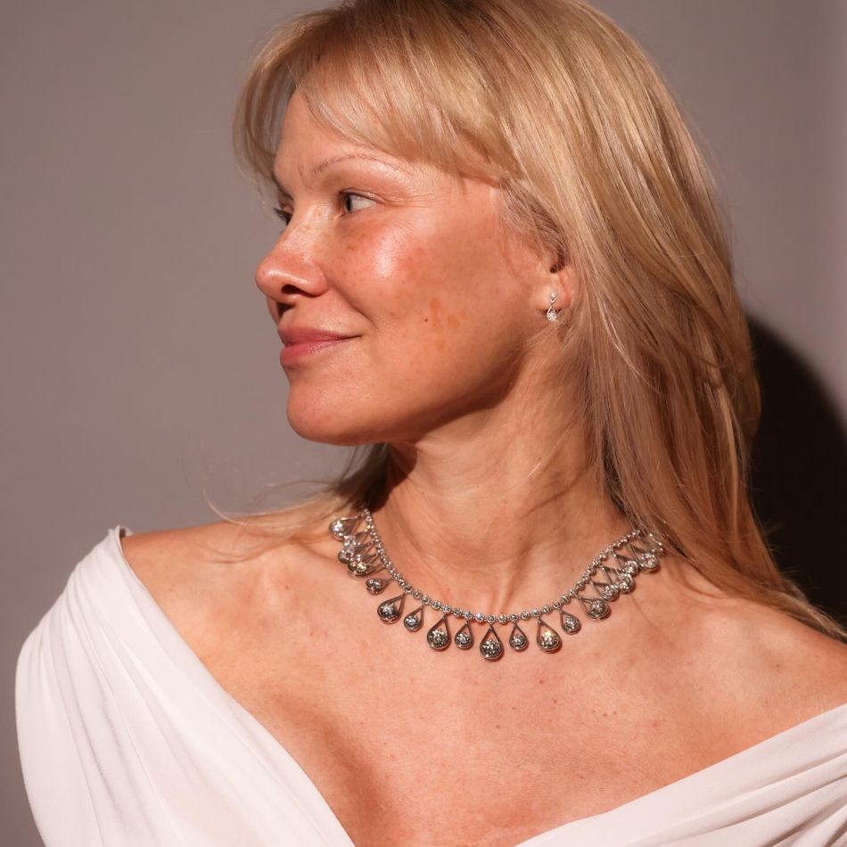 Pamela Anderson șochează! Vrea să renunțe la numele care a făcut-o faimoasă pentru a onora un secret de familie