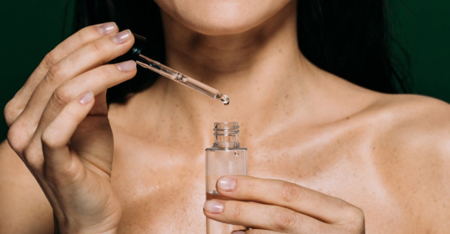 Piele uscată? Uite ce ingrediente ajută cu adevărat hidratarea profundă 