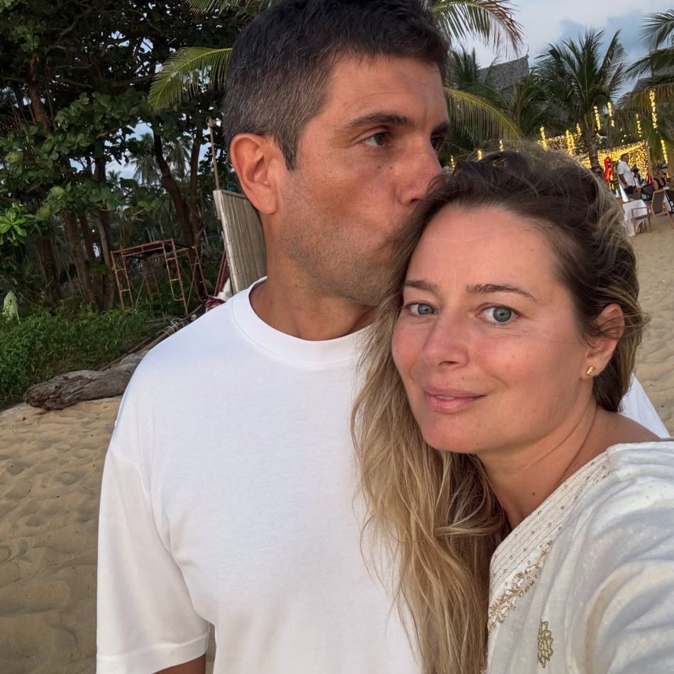 Laura Cosoi, emoționată până la lacrimi după ce a ajuns acasă cu bebelușa Nina. Surpriza pregătită de cele patru surori