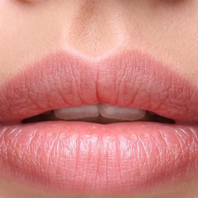 Buze catifelate și hidratate cu ajutorul acestor 3 produse