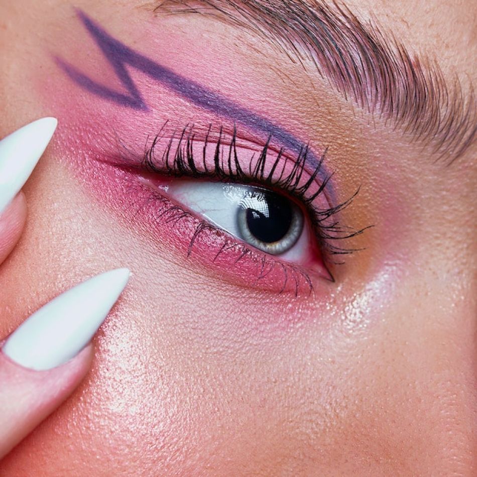 Tușul de ochi, un machiaj simplu și de efect