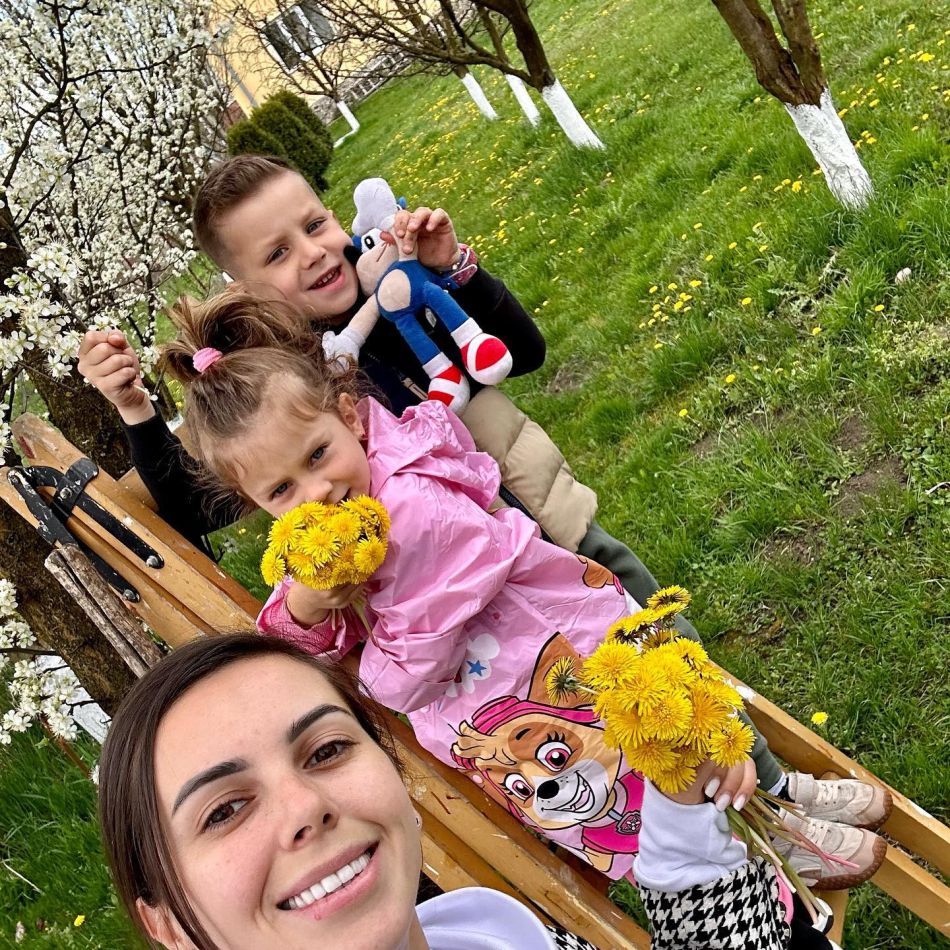 Georgiana Lobonț, de 3 x mămică! Artista este însărcinată și le-a dat vestea urmăritorilor săi