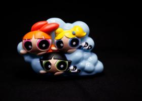 Doliu la Hollywood! A murit Tom Kane, vocea legendară a Profesorului Utonium din Powerpuff Girls