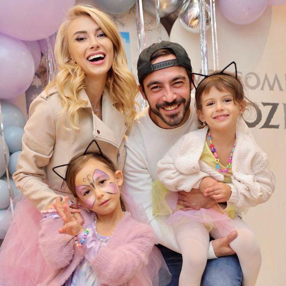 Andreea Bălan, despre felul în care își crește fetițele: Ele pur și simplu mă imită cu tot ce fac...