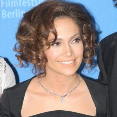 Angelina Jolie si Jennifer Lopez vin cu Stirile Zilei