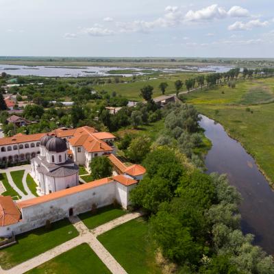 Nouă mănăstiri de lângă București pe care trebuie să le vizitezi
