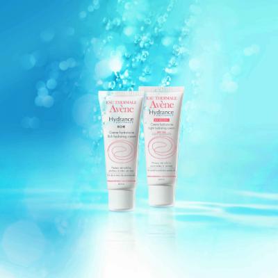 Programul de ingrijire a tenului sensibil in 2 pasi: AVENE