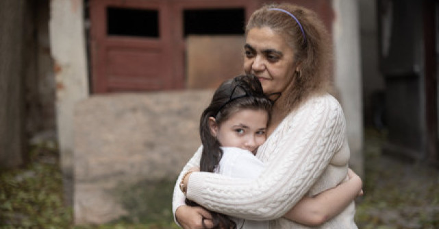 Campanie de strângere de fonduri pentru ca 3000 de copii cu părinți bolnavi să se bucure de o copilărie fără griji