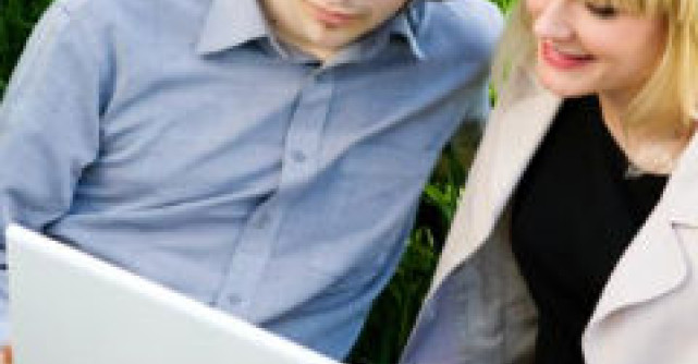 Sa te impiedici de la prima intalnire? Sa nu? Tu ce ai facut?