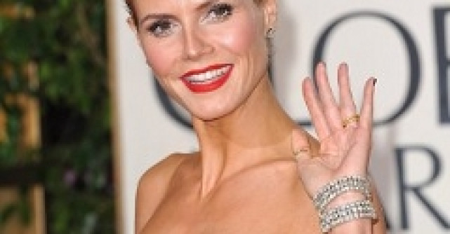 WOW! Heidi Klum, fara sutien la plaja!