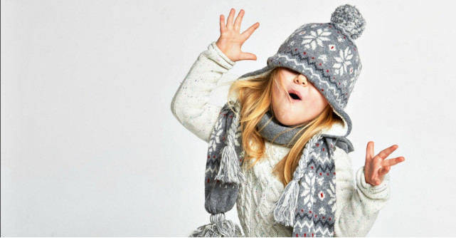 Seturi de căciuli și fulare pentru cei mici de moș Nicolae