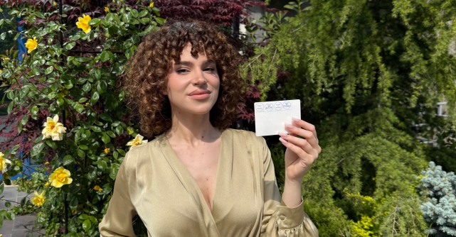 Când deschizi ochii la ce se întâmplă, nu-i mai poți închide la loc – despre vot, frică și misoginie cu Ada Maria Ileana 