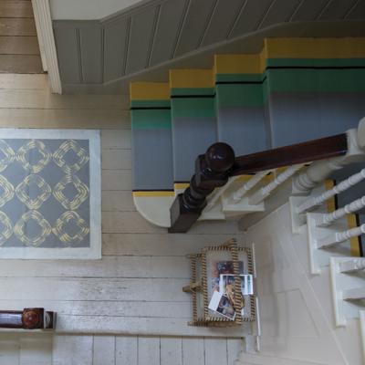 4 idei inedite de a folosi spatiul de sub scara