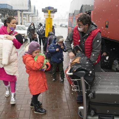 Asociația Blondie organizează curse aeriene pentru persoanele refugiate din Ucraina