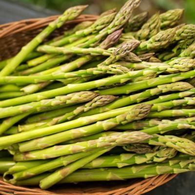 Sparanghelul. Secretul marilor bucătari. Cum îl gătim ca să fie super gustos