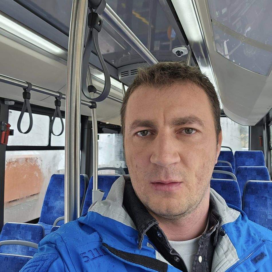 Reacții contradictorii la comentariile polițistului Marian Godină despre piesa Macarena:  Așa reacționează unii polițiști...