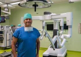 Sistemul de chirurgie robotica Da Vinci Xi