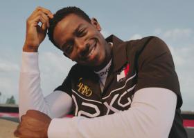 TOMMY HILFIGER COLABOREAZĂ CU F1 ® FILMUL PENTRU COLECȚIA APXGP