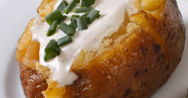 Cartofi umpluti cu carne