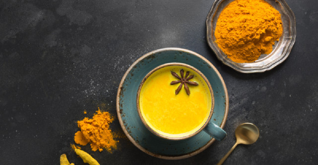 Bautura calda pe care sa o bei seara, ca sa te trezesti cu piele luminoasa