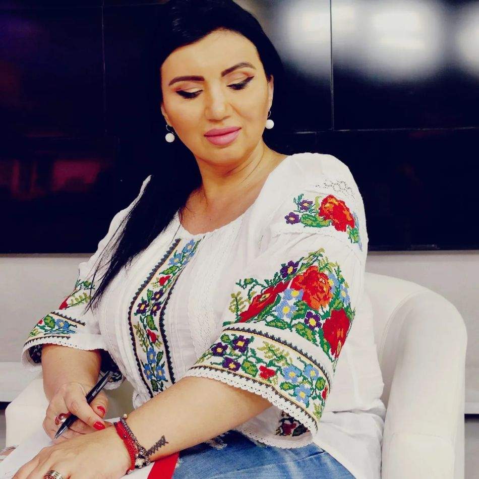 Adriana Bahmuțeanu, schimbări majore în viața personală și profesională. Vedeta va face un pas măreț după nuntă