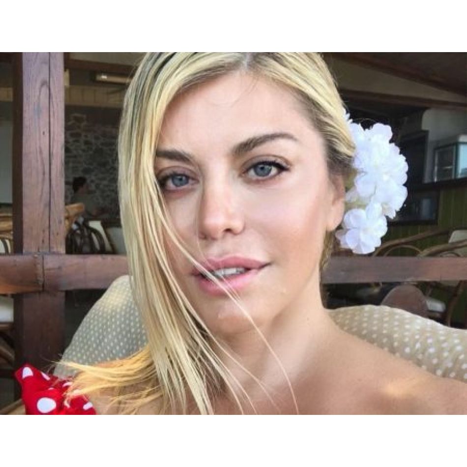 Loredana Groza, mărturisiri sincere despre sânii ei! Cine a influențat-o să nu își pună silicoane?