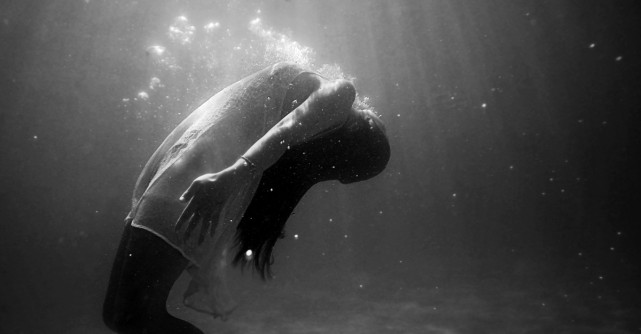 Pentru femeia cu inima franta si sufletul zdrobit, fii mandra de tine!