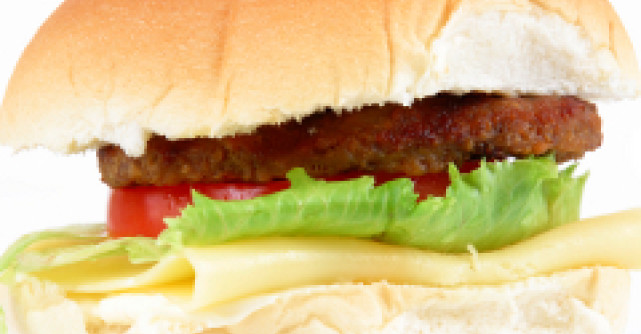 Video: Fast-food-ul, noul iubit al femeilor