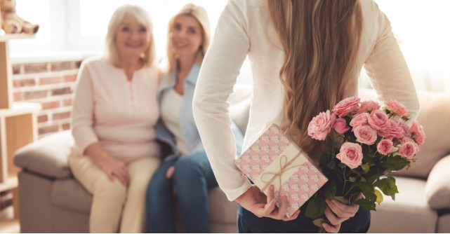 Mesaje de Ziua Mamei: Nu înceta niciodată să îi spui cât de mult o iubești