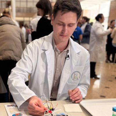 O inovație românească face înconjorul planetei: Cosmin Pauliuc dezvoltă ”pielea artificială” vitală pentru pacienții cu arsuri