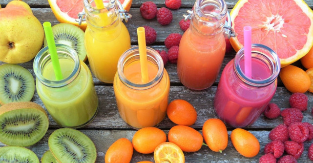5 retete de smoothie care sunt la fel de satioase si nutritive ca o masa completa