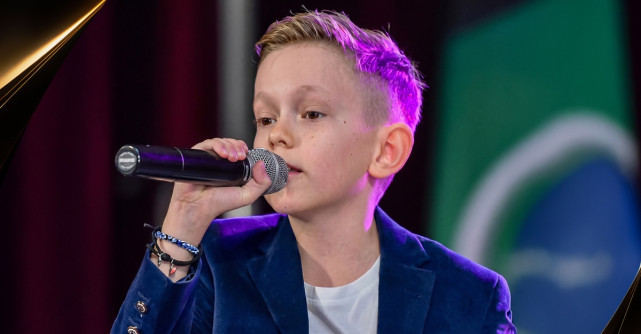 Cine este David Crăciun, micuțul talentat de doar 11 ani, cel mai tânăr solist din Hollywood in Songs